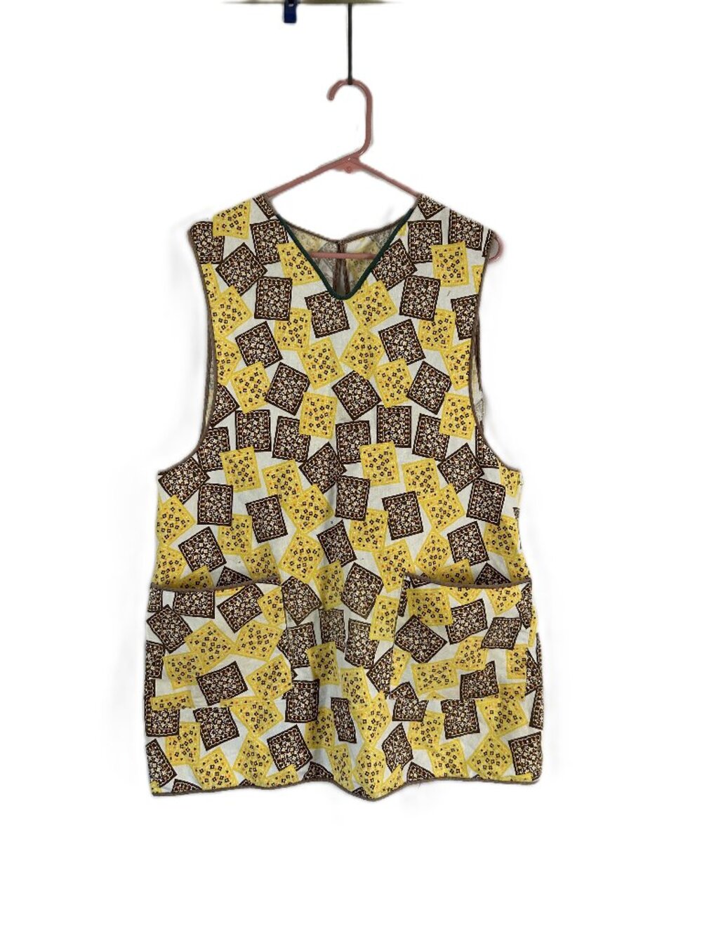 Vintage Handmake Smock Apron Floral (Small Tear)